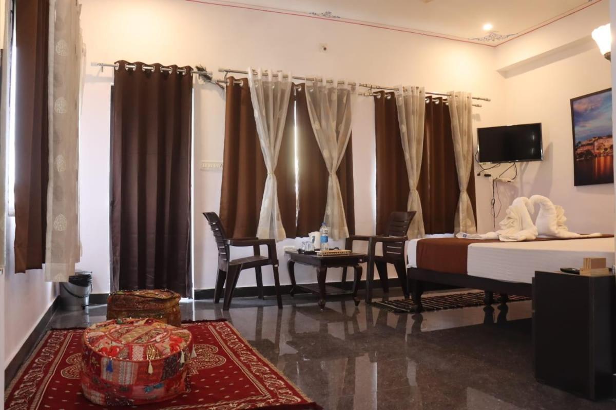 Hotel Shiv Palace Udaipur Esterno foto