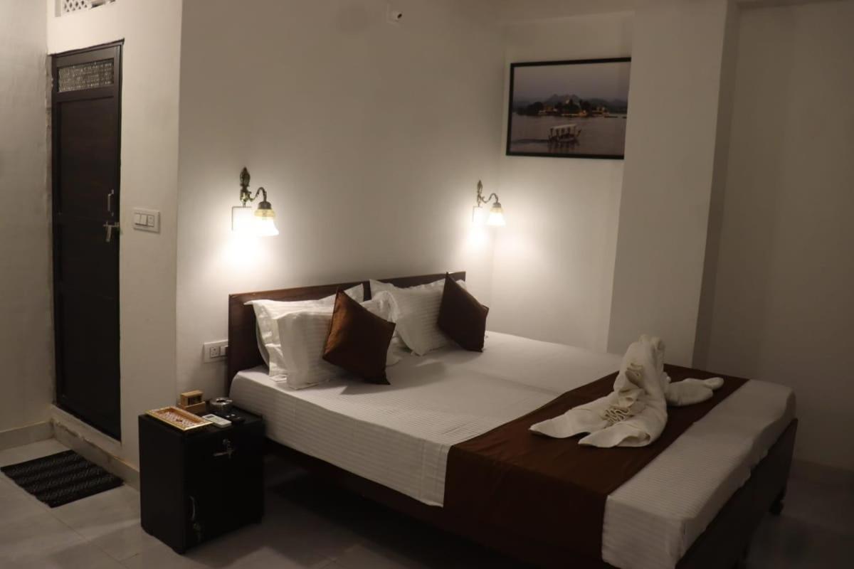 Hotel Shiv Palace Udaipur Esterno foto